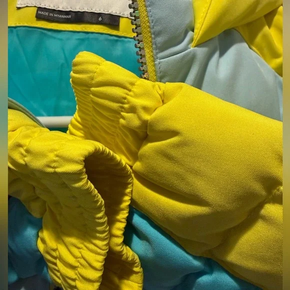 Spyder Kids Winter Puffer Jacket Size 6- Great Condition - Picture 4 of 7